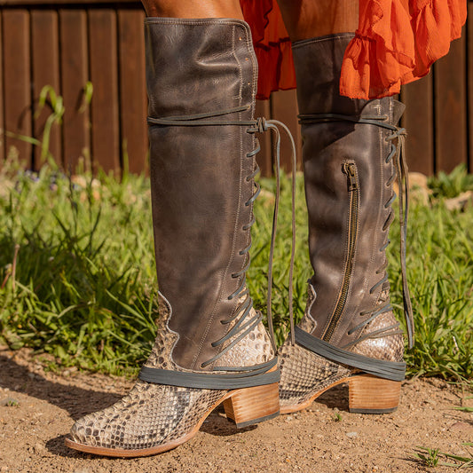 Coal - Black/Beige Python