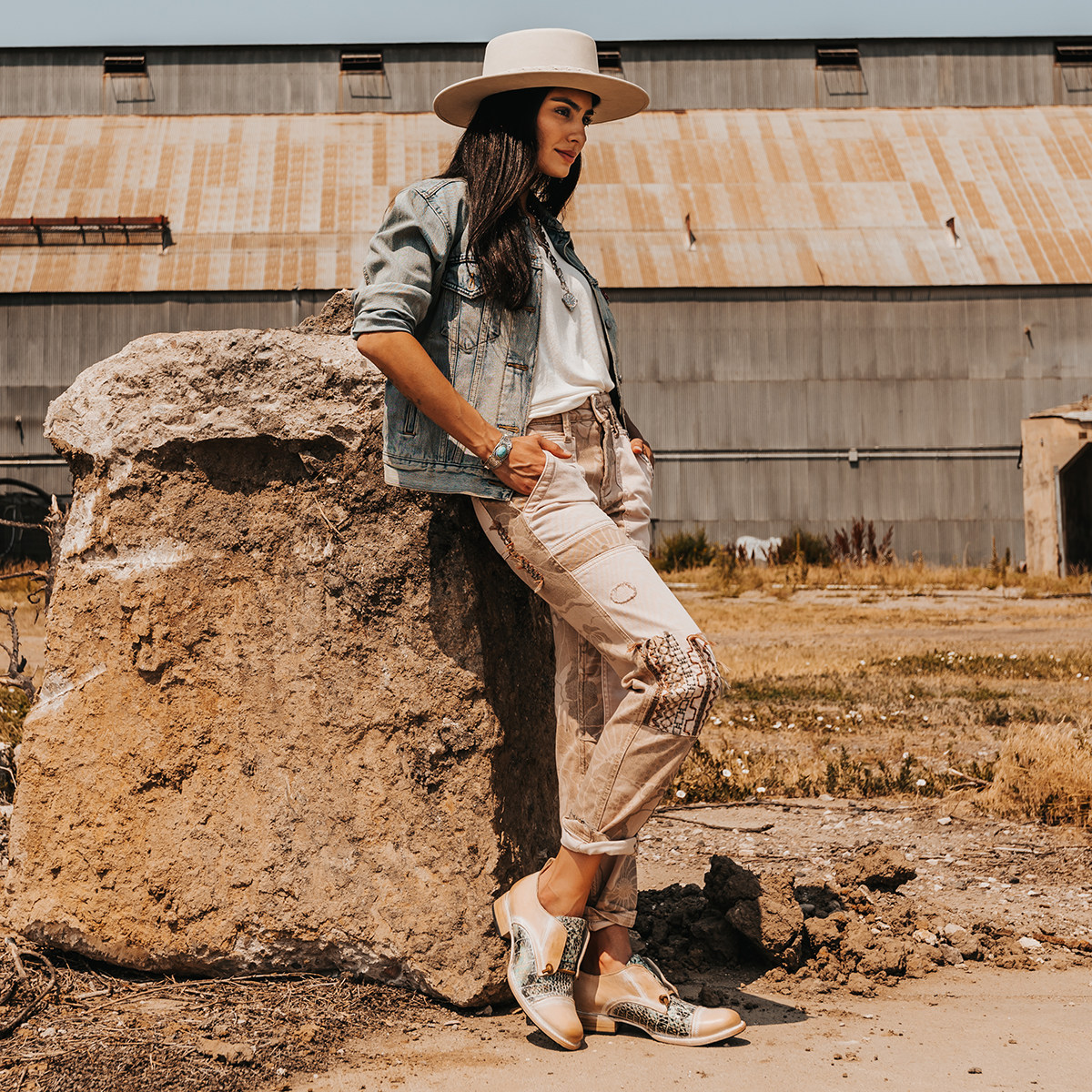 FREEBIRD women's Mabel turquoise multi two-toned low heel two tone oxford lifestyle image