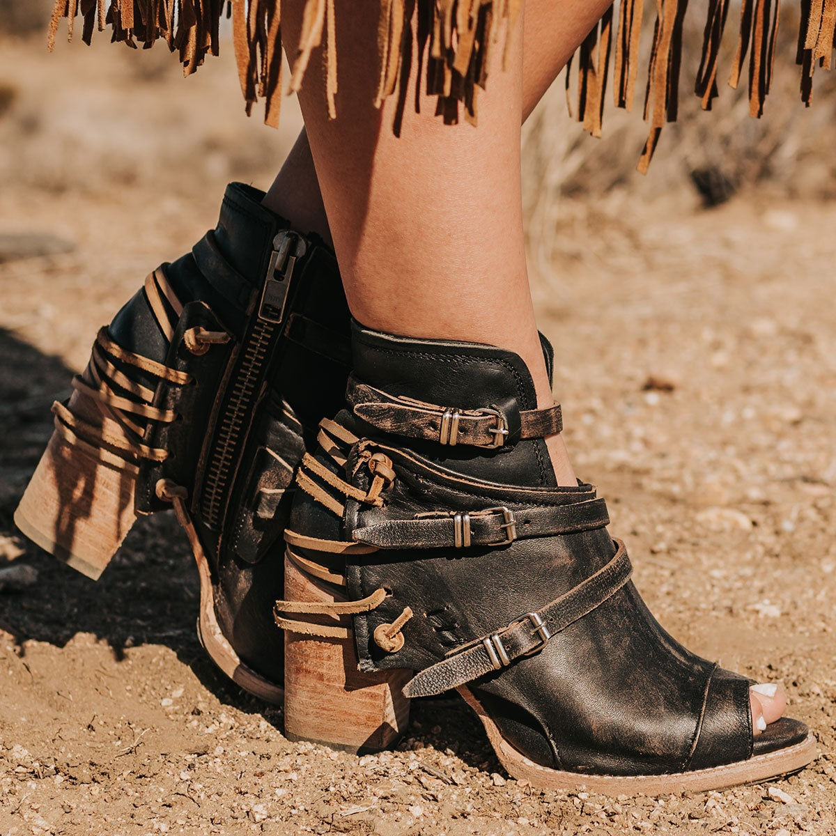 FREEBIRD women's Carterr black sandal with back lacing and a front dip product