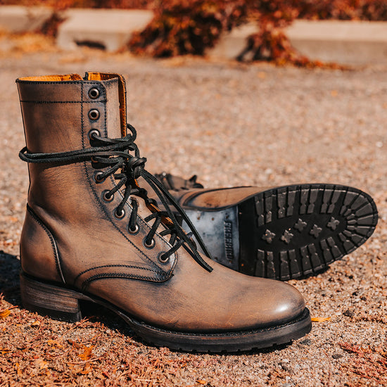 detail shoe image