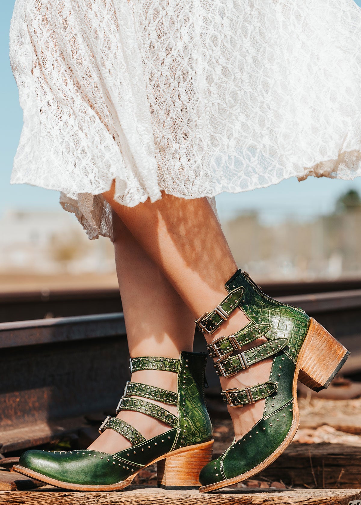 SHOP FELICITY