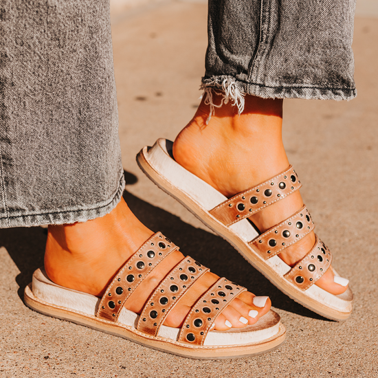 detail shoe image