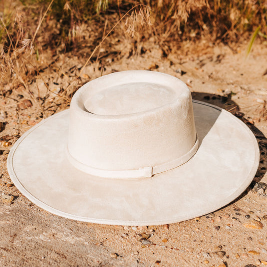 FREEBIRD Georgia beige flat wide-brim hat featuring telescope-shaped crown and tonal ribbon band