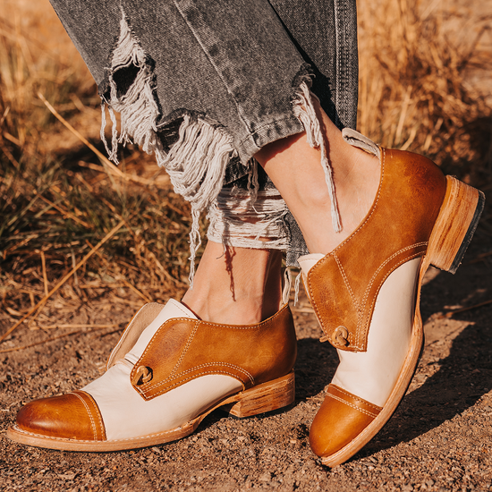 detail shoe image