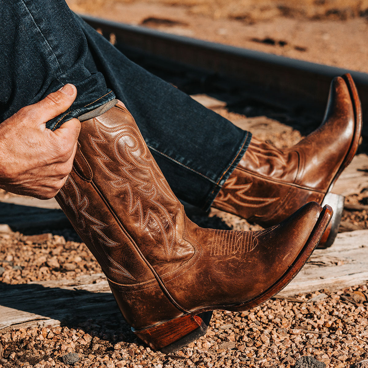FREEBIRD men's Marshall brown leather western cowboy boot with shaft stitch detailing, snip toe construction and leather pull straps
