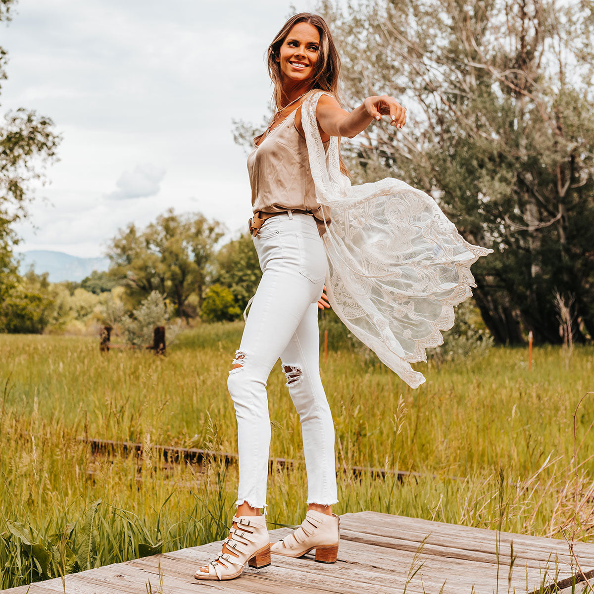 FREEBIRD women's Quinn beige sandal with straps, metal buckles and mid-heel lifestyle