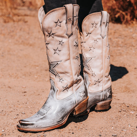 FREEBIRD women's Starzz beige leather cowboy boot with two-toned leather star inlay detailing traditional stitching and snip toe construction