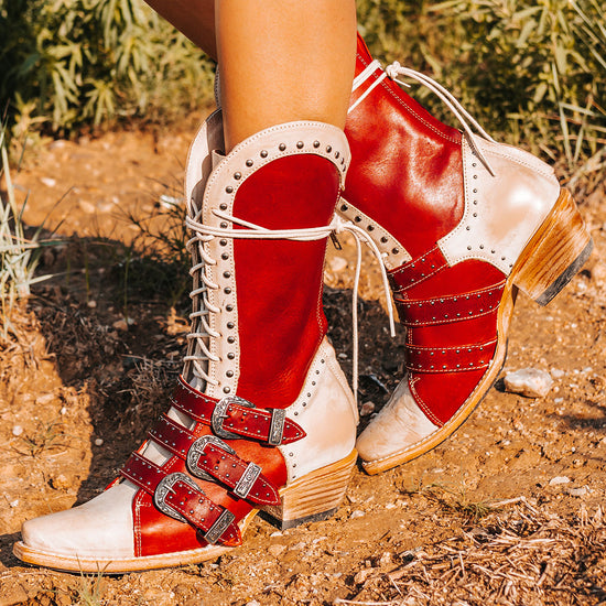 detail shoe image