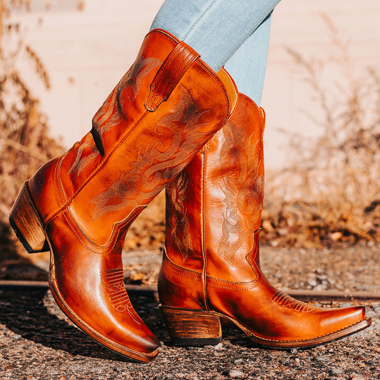 FREEBIRD women's Woody whiskey leather boot with stitch detailing and snip toe construction