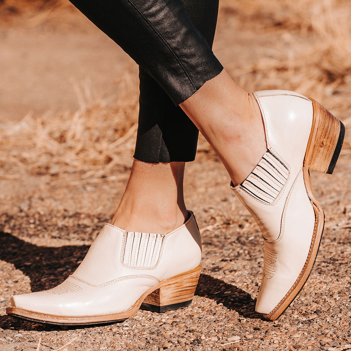 FREEBIRD women's Wyoming beige featuring gore, western stitch detailing and snip toe