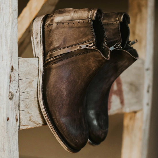 detail shoe image