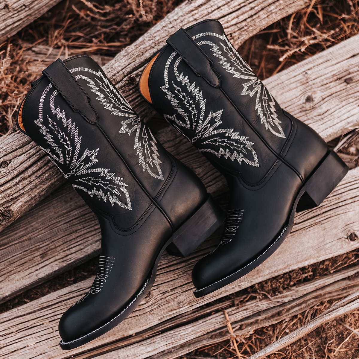 Men's black round toe top cowboy boots