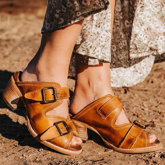 detail shoe image