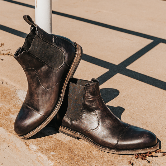 FREEBIRD men's Curtis black leather almond toe back leather pull lap chelsea boot