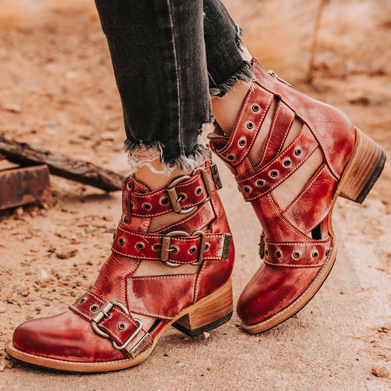 detail shoe image