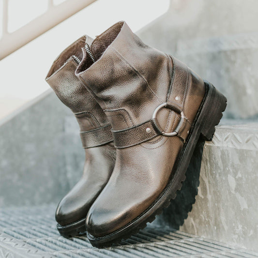 FREEBIRD men's Ozzie stone a brass inside zip closure boot and silver hardware