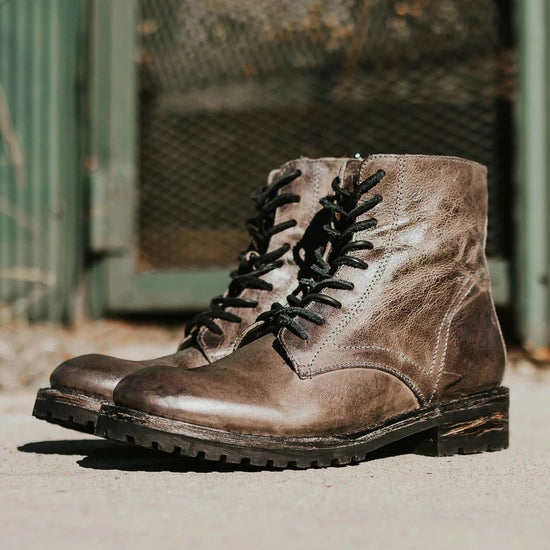 detail shoe image