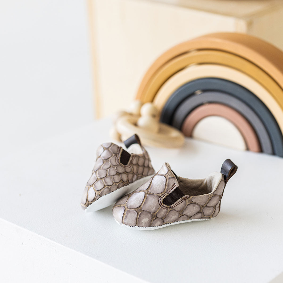 FREEBIRD infant baby kicks stone croco leather shoe with pull tab and side elastic panel lifestyle image